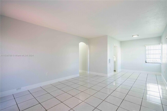 Building Photo - 1780 Marseille Dr