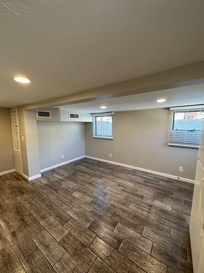 Foto del edificio - 841 E Sheridan St