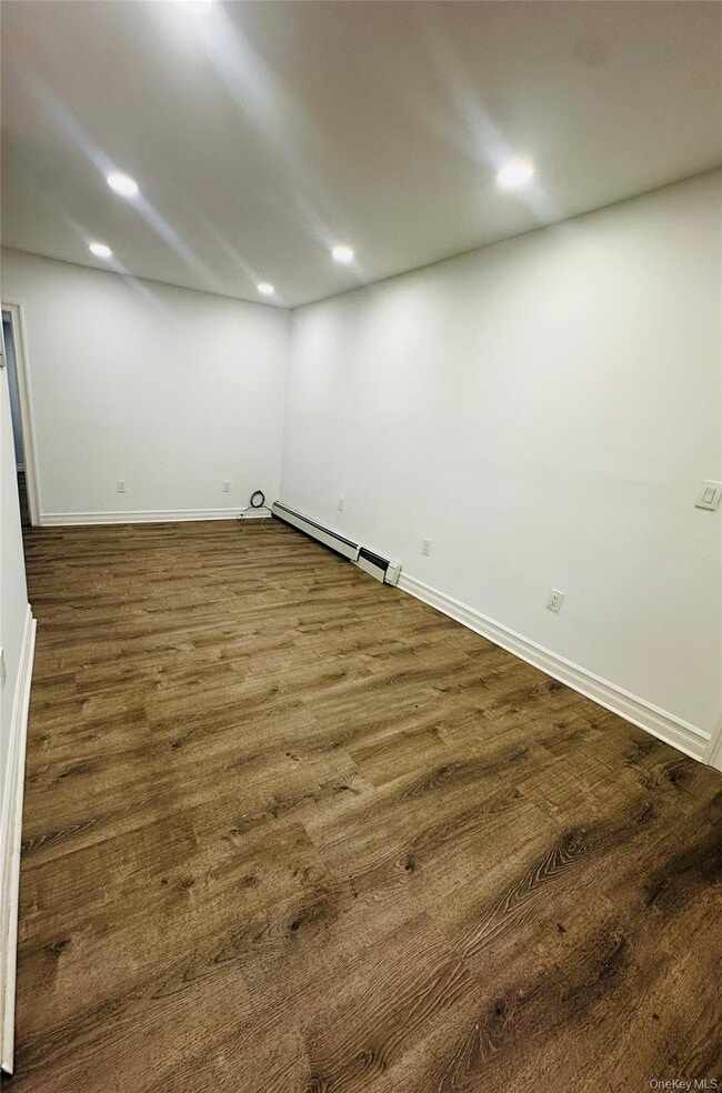 Building Photo - 4 Villus Ave