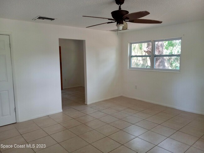 Building Photo - 354 Hibiscus Ave