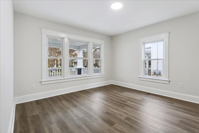 Foto del edificio - 1307 Holly Ave