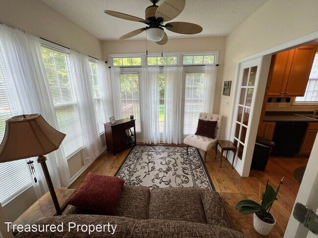 Building Photo - 24 Duke of Gloucester Cir