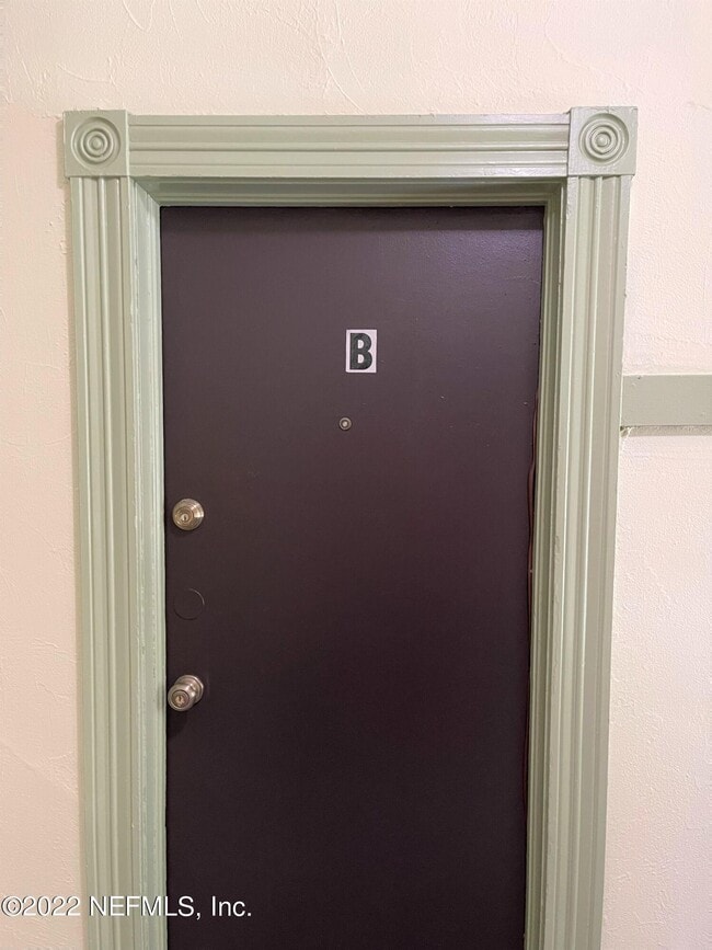 Building Photo - 24 Riberia St