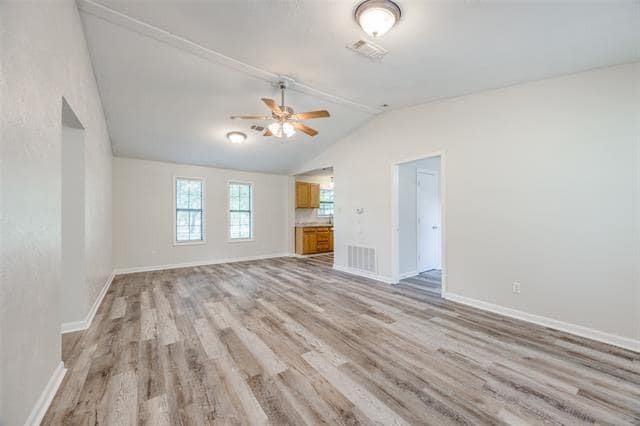 Building Photo - 1509 Mitchell Dr
