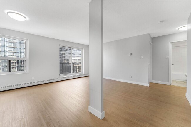 Building Photo - 145 York St