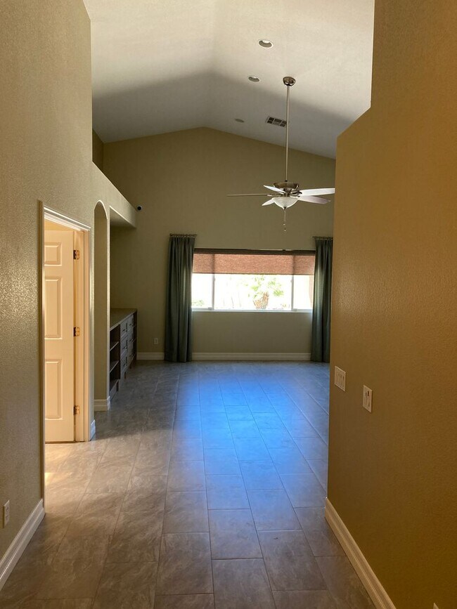 Foto del edificio - Summerlin One-story, 3 bedroom, pool home
