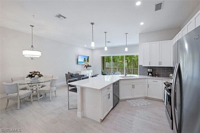 Building Photo - 250 Indies Dr E