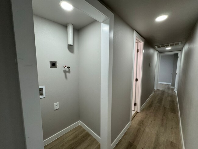 Foto del edificio - 3919 Elysian St