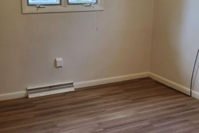 Building Photo - 2002 Glendale Ln