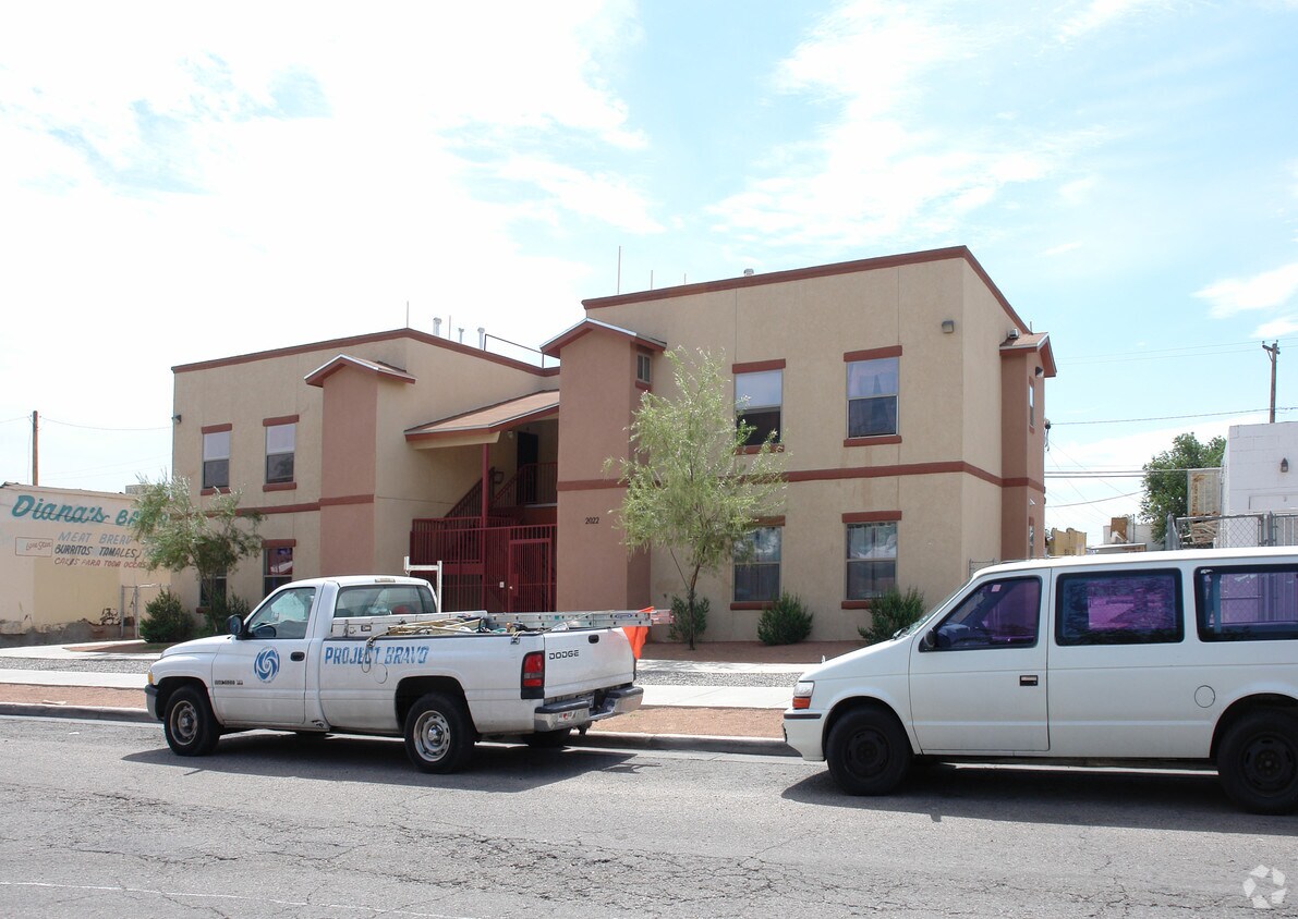 Foto principal - 2022 Cypress Ave
