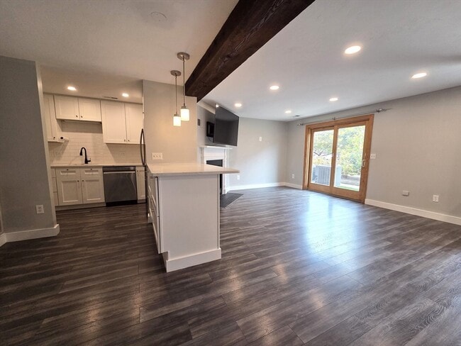 Building Photo - 144 Quincy Shore Dr