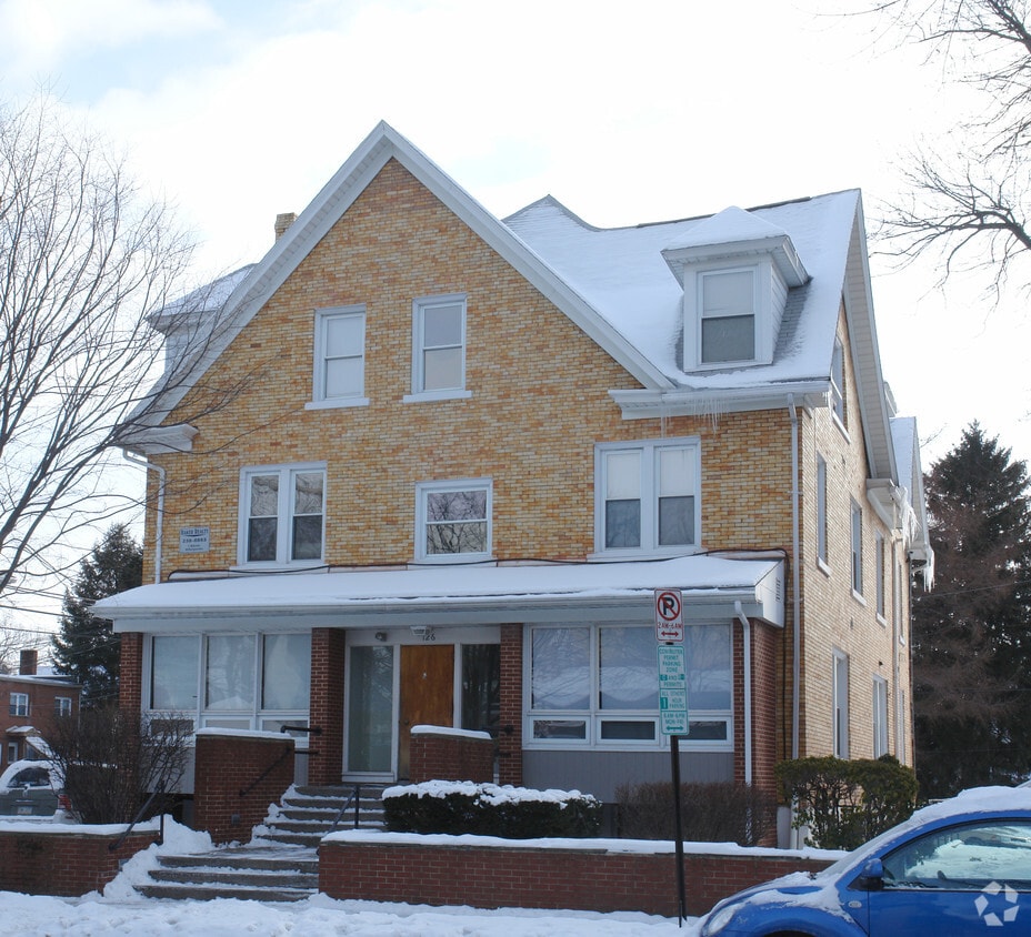 126 E Fairmount Ave, State College, PA 16801 Apartments in State