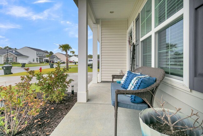 Building Photo - Spacious Summerville Home