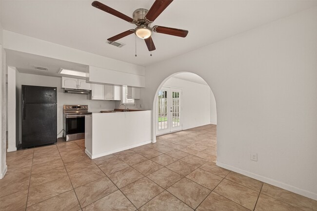Building Photo - 6311 Tall Willow Dr