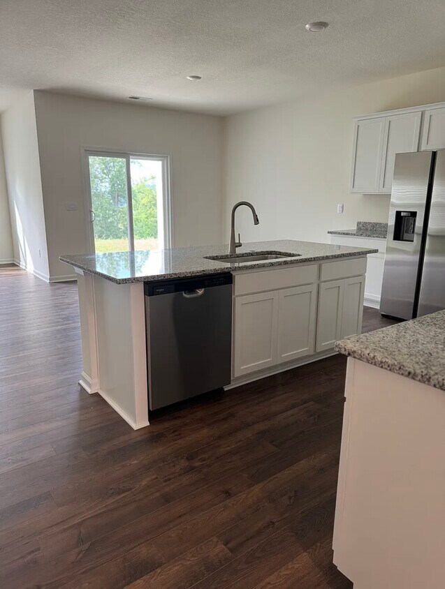 Foto del edificio - 12337 Manhattan Ln