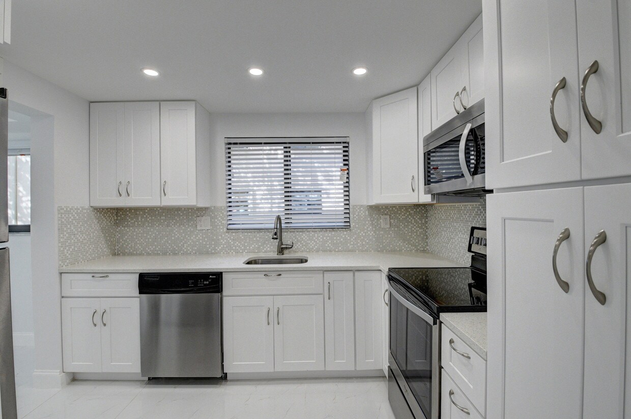 Foto principal - 15090 Ashland Pl