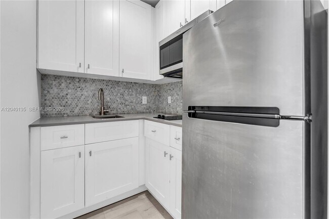 Building Photo - 6647 SW 59th Pl