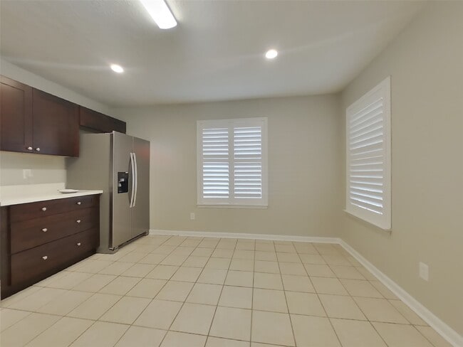 Foto del edificio - 5603 Rivertree Ln