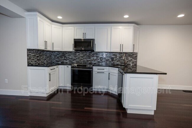 Foto del edificio - 102 Lynhaven Dr