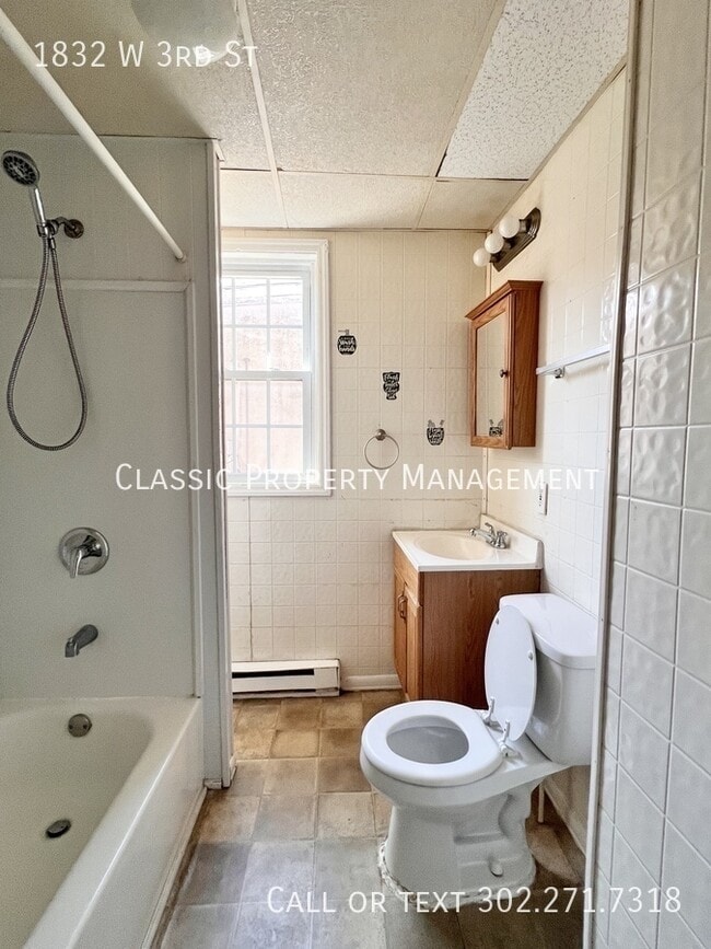 Photo - 1832 W 3rd St Apartment