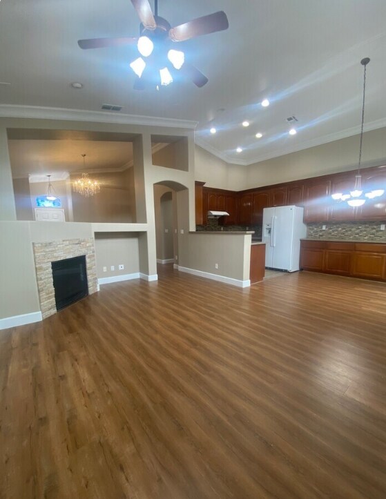 Foto del edificio - Beautiful 4 bedroom 2 bathroom home in Ran...