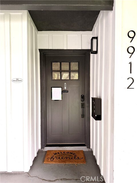 Foto del edificio - 9912 Newcomb Ave