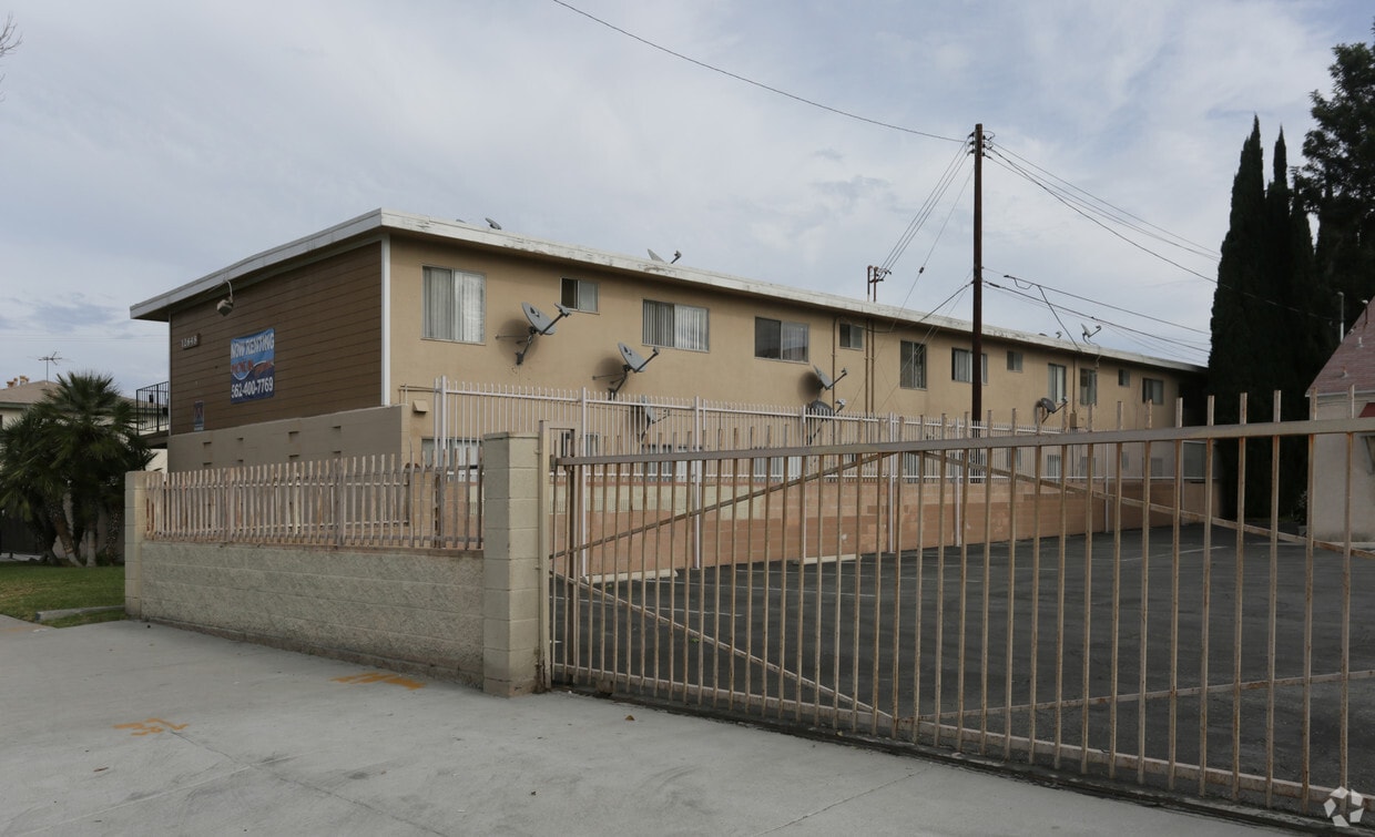 Building Photo - 12648 Paddison Ave