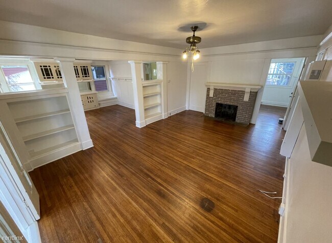 Building Photo - 3 br, 1.5 bath Duplex - 4160 Bachman Place