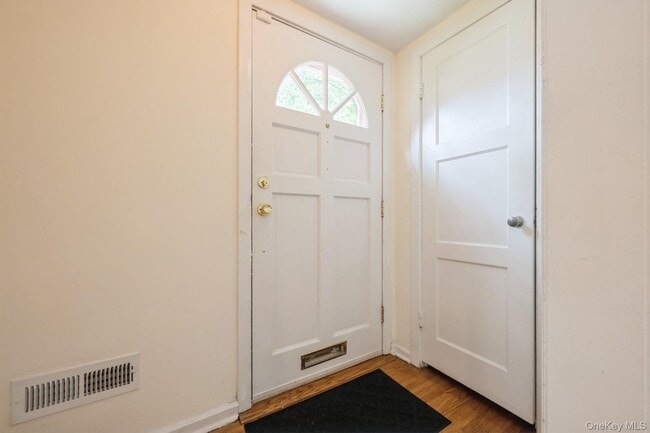 Building Photo - 212 Fernwood Terrace