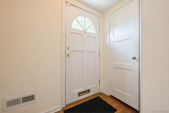 Foto del edificio - 212 Fernwood Terrace