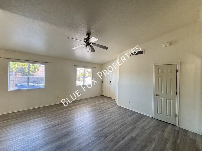 Foto del edificio - 9055 E Alderpoint Way