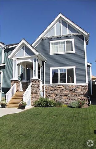 Building Photo - 145 River Heights Crescent