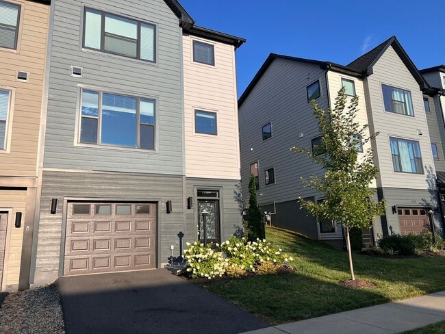 Building Photo - 1674 Delphi Dr