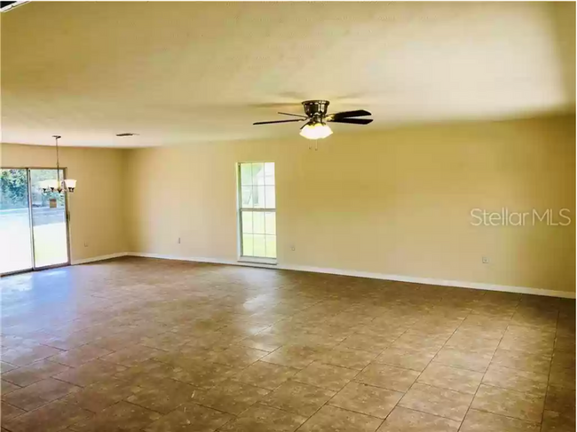 Foto del edificio - $1,999 ** 3 Bed / 2 Bath Single Family Hom...