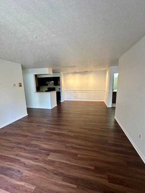 Foto del edificio - 2261 Hedgerow Road