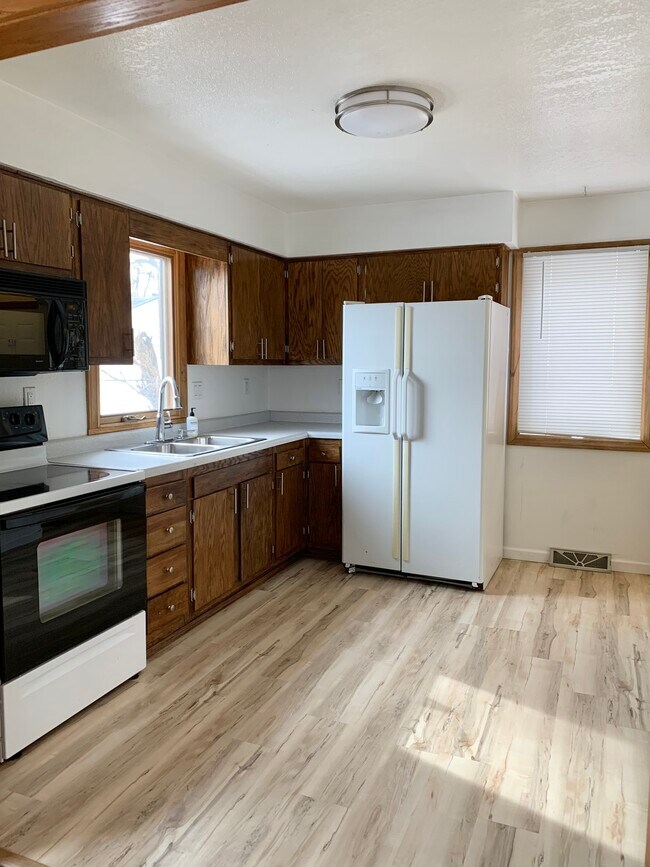 6000 SE 2nd St, Des Moines, IA 50315 House Rental in Des Moines, IA