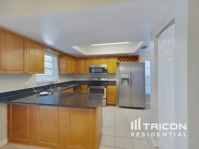 Foto del edificio - 5311 Starhill Pl
