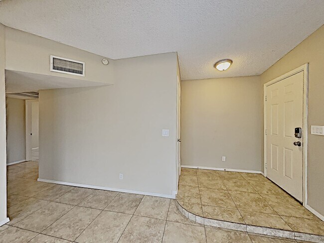 Foto del edificio - 2713 E Juniper Ave