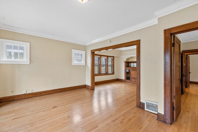 Building Photo - 49th Street