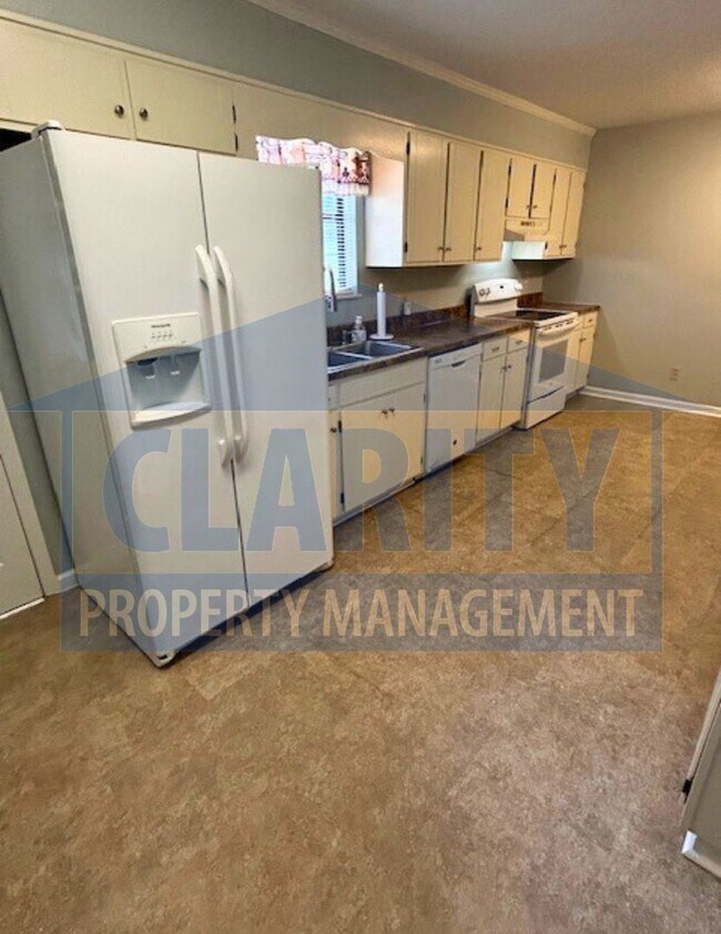 Foto del edificio - Great one level home with double garage!