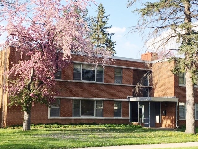 Building Photo - 1515 3rd Ave NE