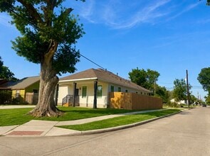 Building Photo - 623 Munger St
