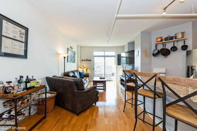 Foto del edificio - 511 W Division St