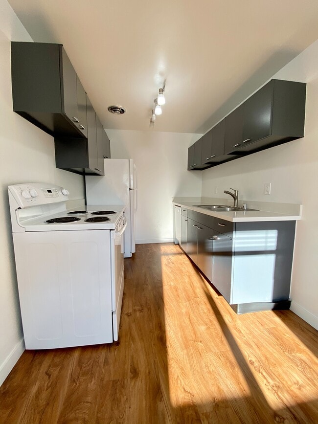 Building Photo - 848 NE 67th St