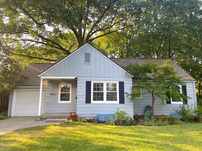 Building Photo - 5112 W 58th St