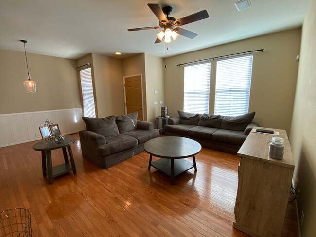 Building Photo - 6913 White Sand Pt