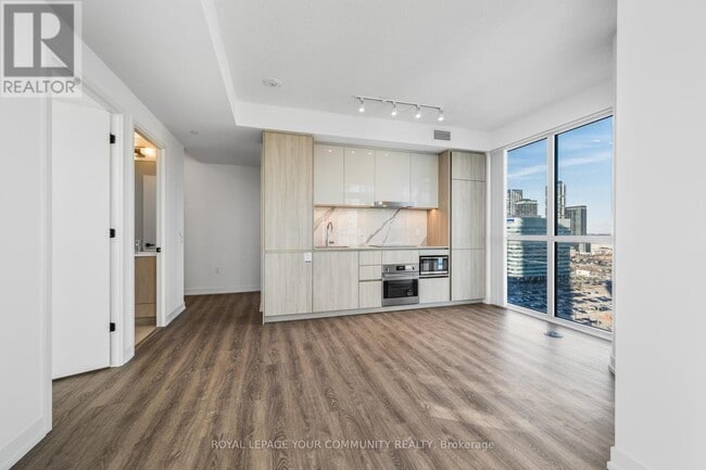 Building Photo - 8 Interchange Wy