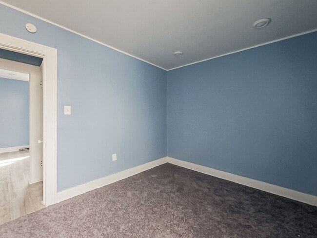 Building Photo - Welcome to this charming home located in t...