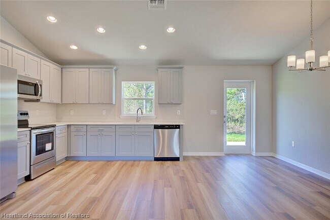 Building Photo - 5523 Castania Dr