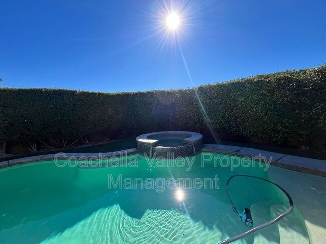 Foto del edificio - 79175 Latigo Cir